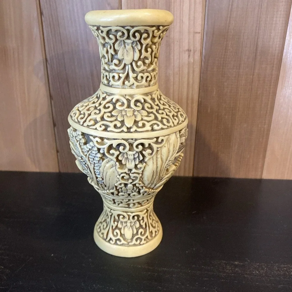 Vtg Asian-Style Carved Resin Vase Scenic Detail Ornate Home Decor‎ Made In Italy